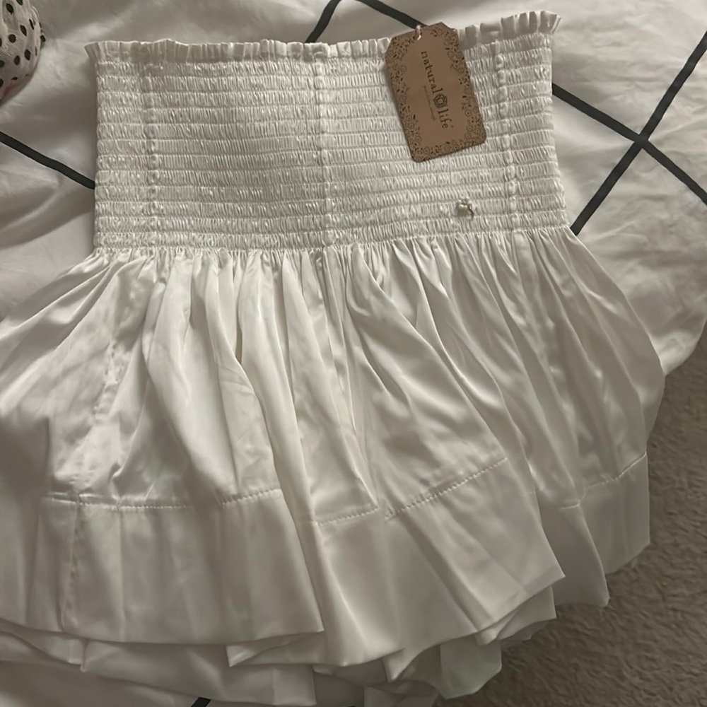 Natural life skort!!! So cute and perf for summer. Selling bc to small :(((((